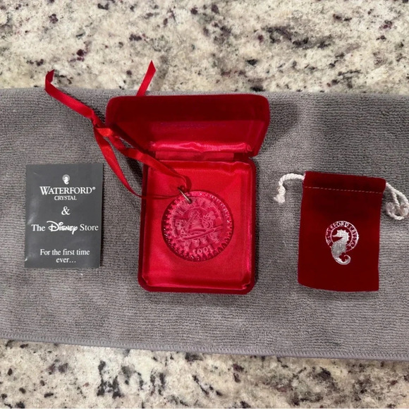 Vintage Waterford Crystal x Disney Holiday Ornament - Picture 4 of 4